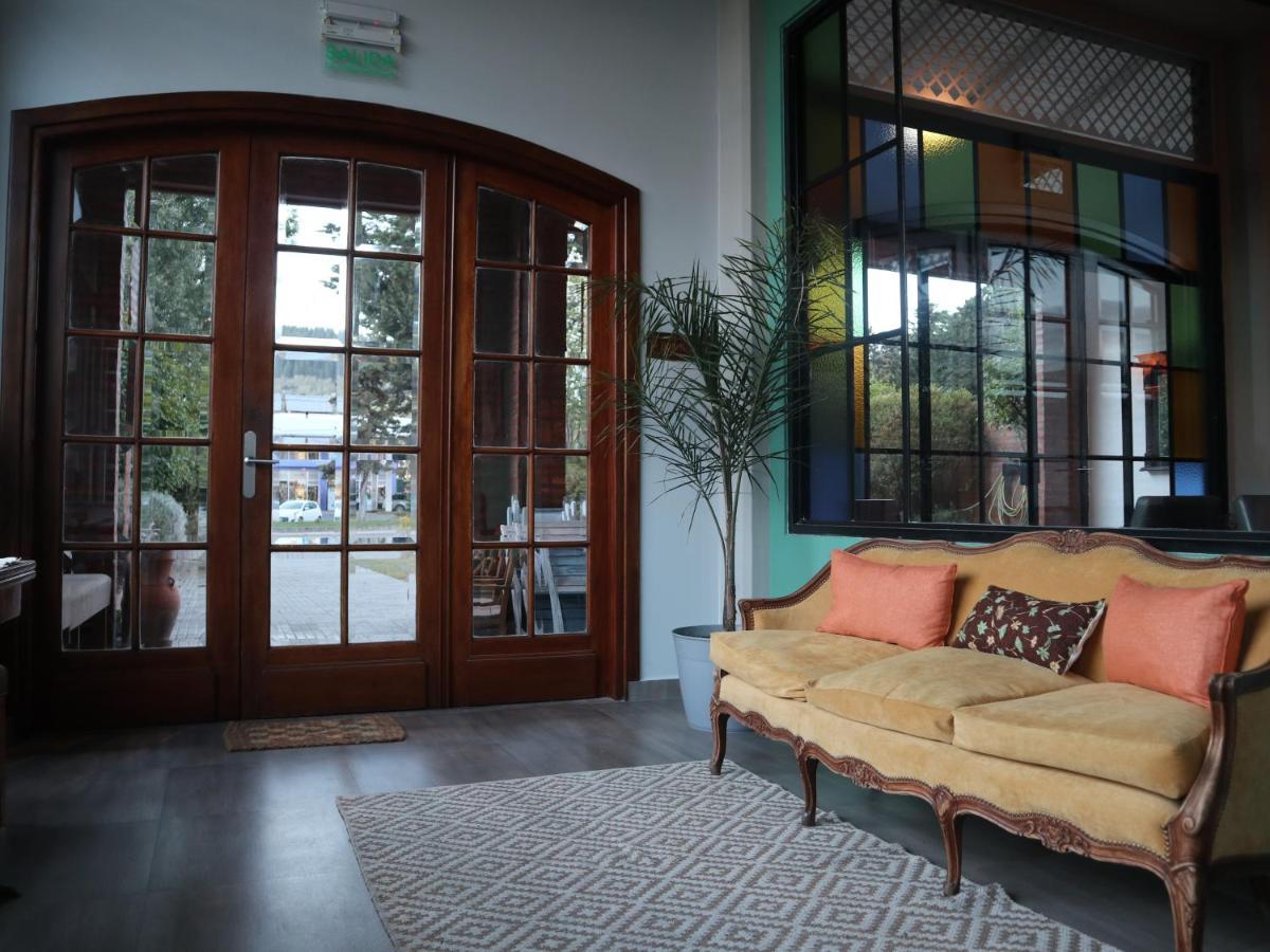 Las Bayas Home Suites Esquel Exterior photo